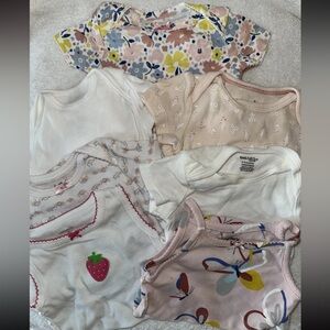Lot of Baby Girl Bodysuit Snap Outfits Short Sleeve and Tank  Size 0-3